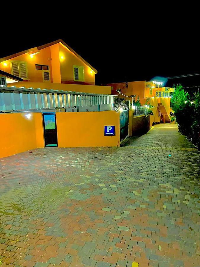 Hotel Ziku Durrës Extérieur photo